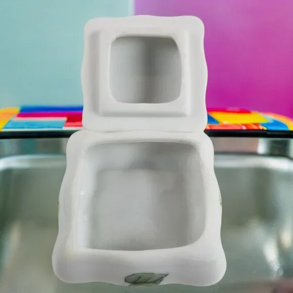 Koi Goldfish Mini Keepsake Box Scalloped White Porcelain Chinoiserie Gift Box - Picture 4 of 14